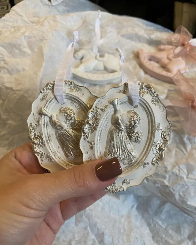 Расписные шары и снеговики ручной работы: где в Гродно купить новогодний декор