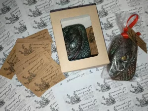 Свечи ручной работы. Фото: instagram.com/ikotovacandle/