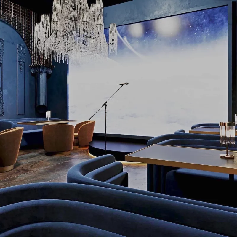 Ар-деко и хрустальная люстра. В подвале на Замковой в Гродно откроют караоке Интерьер караоке-клуба "Ворона". Источник: Instagram vorona.karaokeclub