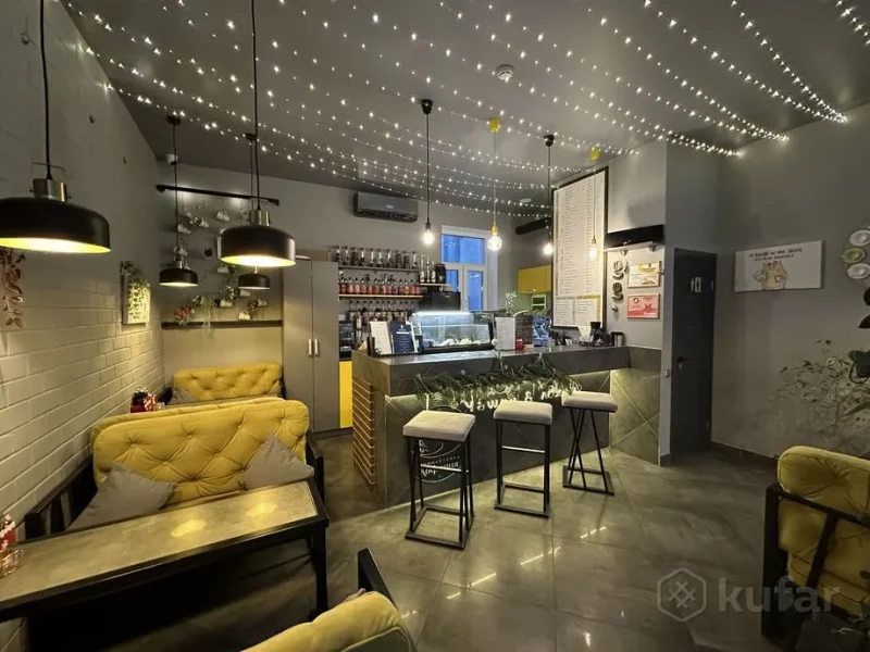 В центре Гродно продают атмосферную кофейню – в комплекте идет кофемашина за $18 000 Кофейня "Чашки&ложки" продается в Гродно. Фото: "Куфар"
