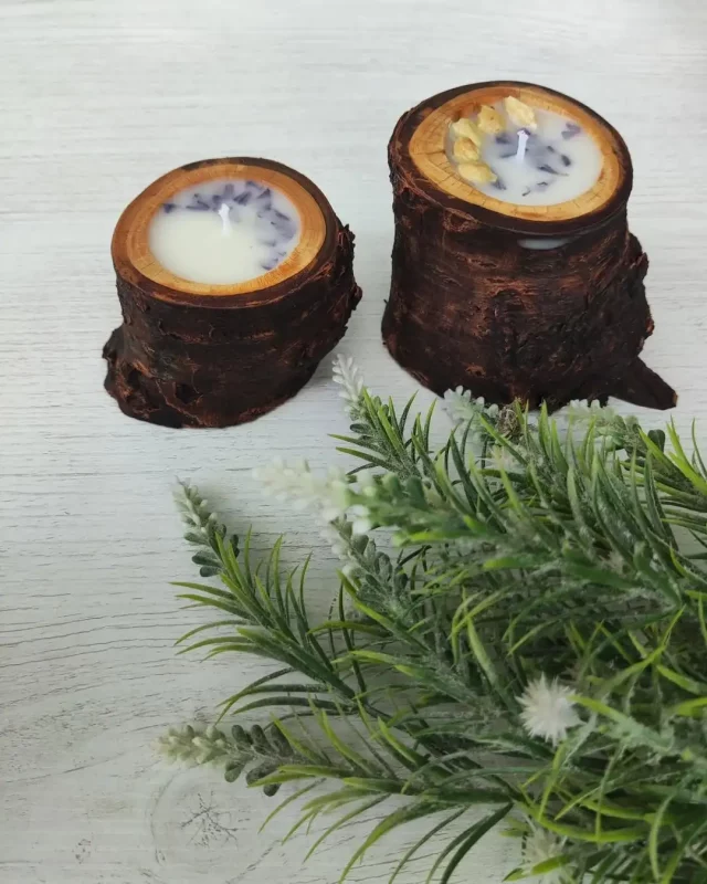 Гродненец делает необычные сервировочные доски – украшает их настоящими цветами