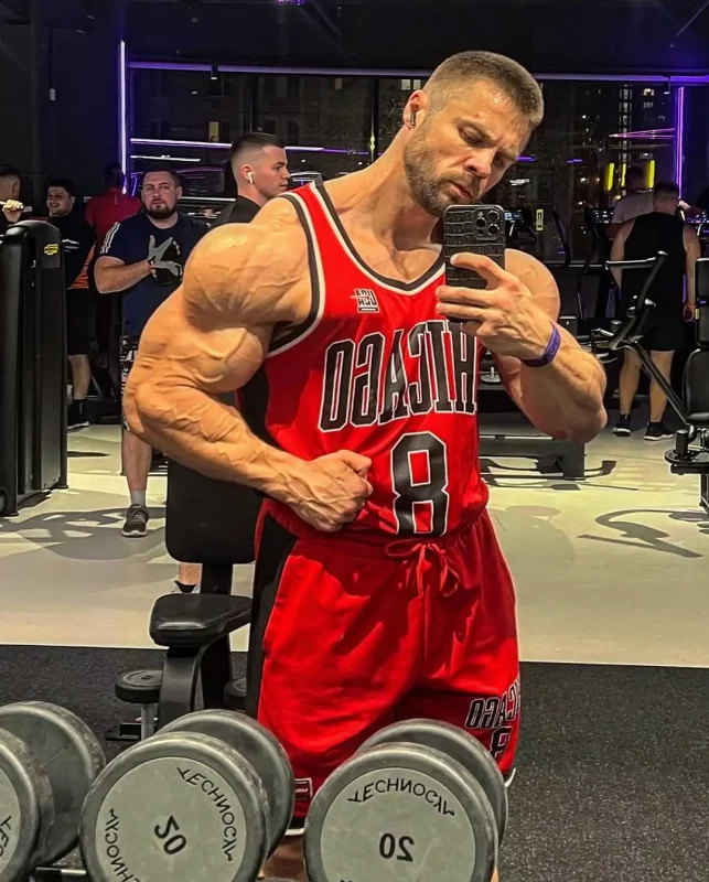 “Лучше и сильнее становился в Гродно”. Гродненец восемь лет занимается бодибилдингом – теперь его сравнивают со спортсменами “золотой эпохи”