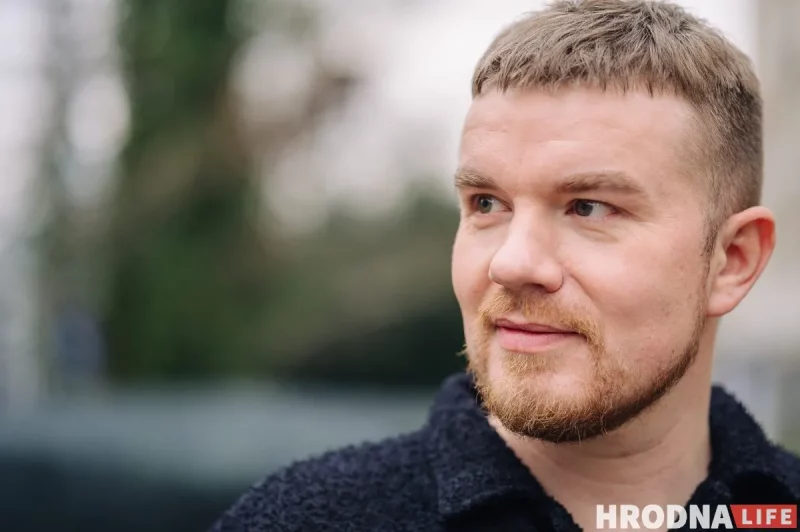 “Видишь, что мне сделали менты? Они же мне помогли”. Блогер Vadimati - о 10-летних отношениях, детях, заочных уголовках и страхе смерти Блогер Вадим Ермашук (Vadimati). Фото: Сергей Людкевич