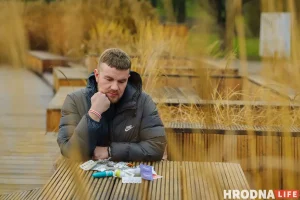 “Очереди к травматологу”. Гродненцы жалуются на “каток” на улицах в соцсетях Блогер Вадим Ермашук (Vadimati). Фото: Сергей Людкевич