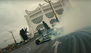 "Самая крутая презентация страны" и "асфальт упоскудили". Появилось видео о дрифте, ради которого перекрывали движение в центре Гродно Дрифт в центре Гродно.