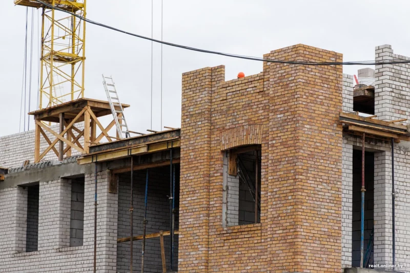 Расіяне прадаюць бізнесы і нерухомасць, каб купіць кватэру ў новым ЖК у Гродне