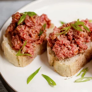 Гродненский мясокомбинат выпустил новинку — получился белорусский аналог немецкого блюда Гродненский мясокомбинат выпустил новинку — получился белорусский аналог немецкого блюда