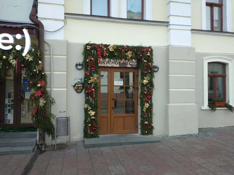 “Готовили вкусно и не экономили на мясе”. Гродненцы ностальгируют по “Пельменной” в центре