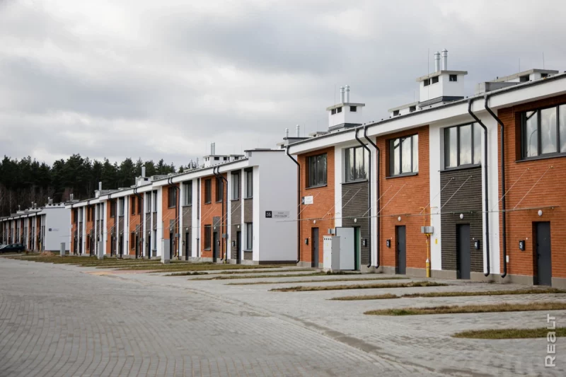 Свободная планировка и зона для барбекю: как выглядят таунхаусы в Погоранах по $750 за квадрат Свободная планировка и зона для барбекю: как выглядят таунхаусы в Погоранах по $750 за квадрат