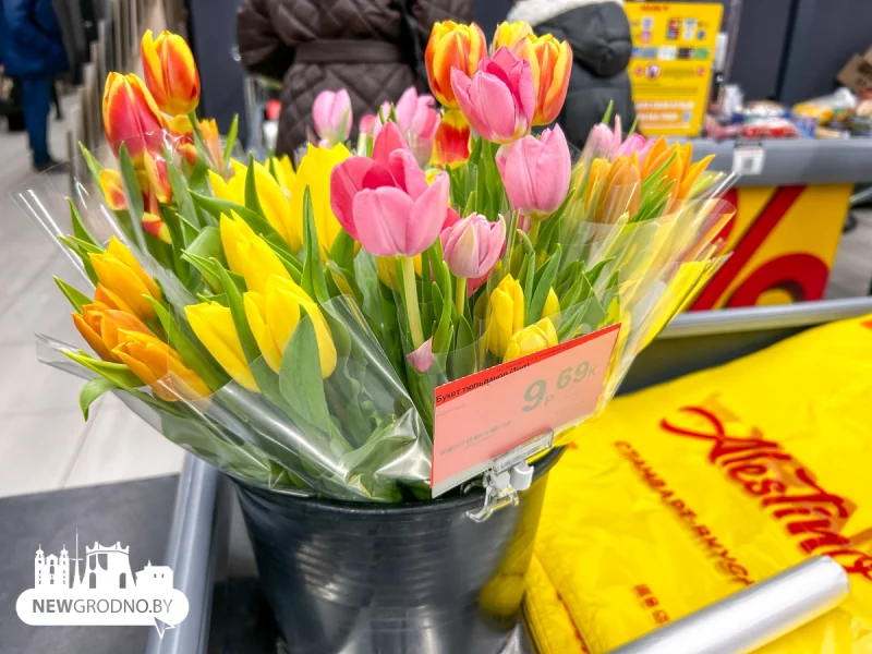 От 3,5 до 132 рублей. Сколько стоят тюльпаны к 8 марта в Гродно