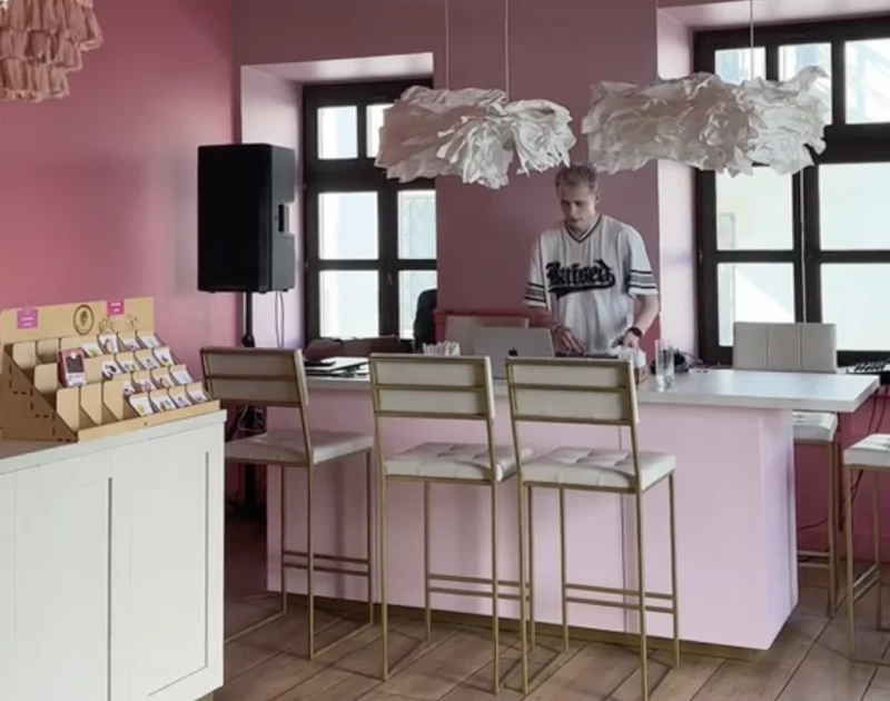 В Гродно пришел новый тренд — утренние рейвы в кофейнях В Гродно пришел новый тренд — утренние рейвы в кофейнях