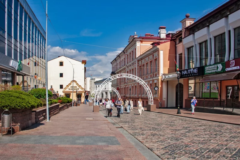 Цветочные арки на Советской. Фото: Александр Архипов в Facebook