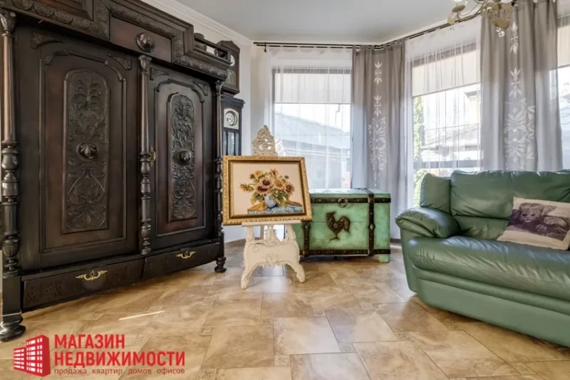 Недвижимость недели: в Гродно продается атмосферный дом с "театральным" интерьером купить дом в частном секторе в гродно
