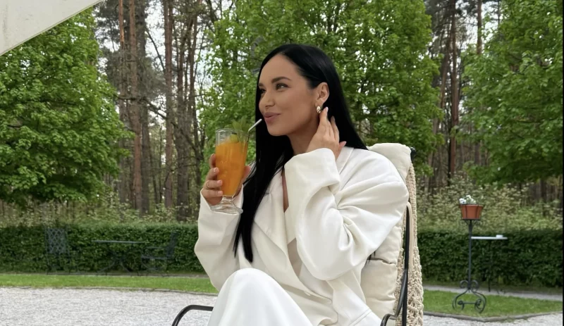 Mrs Globe из Гродно Лана Глумакова написала книгу про «женский магнетизм» Mrs Globe из Гродно Лана Глумакова написала книгу про «женский магнетизм»