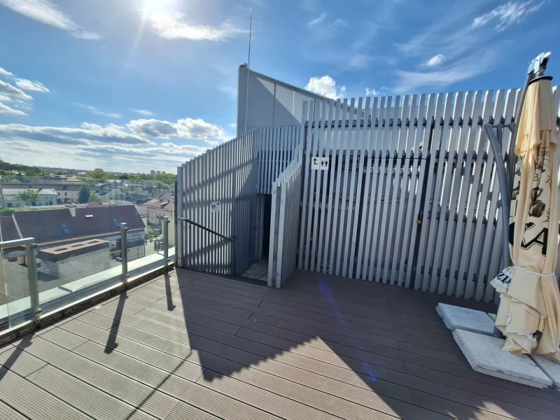 Общественных туалетов в центре Гродно стало меньше. Люди жалуются на очереди 