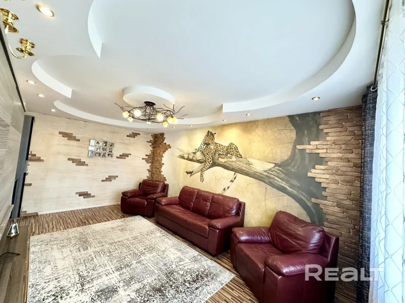 Нерухомасць тыдня: у Гродне прадаюць кватэру з тыграм і леапардам