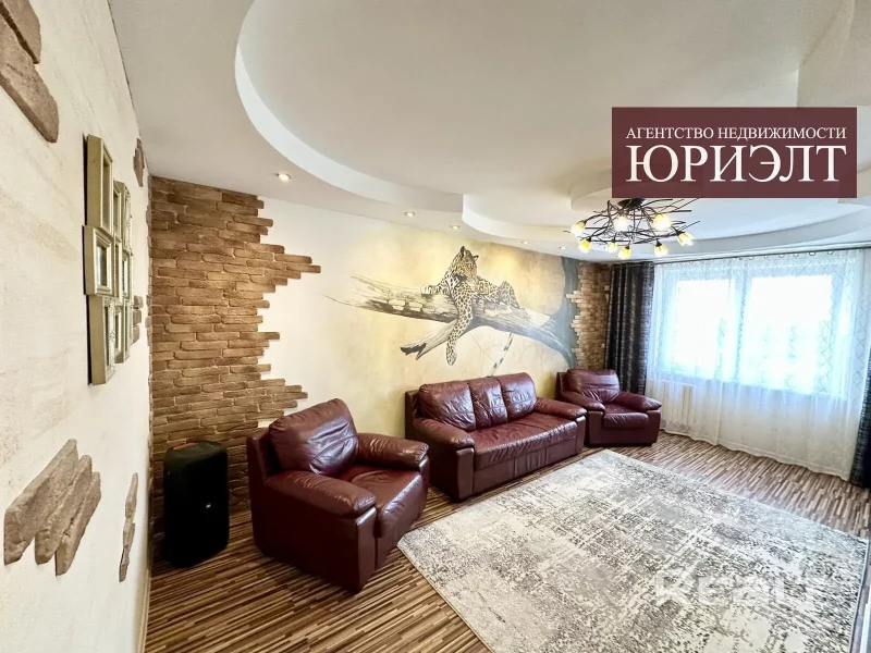 Недвижимость недели: в Гродно продают квартиру с тигром и леопардом Квартира на Тавлая с леопардом