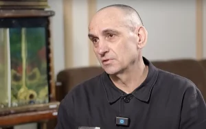 Ежи Живолевский во время интервью для пропагандистов белорусского телевидения. Скриншот с канала "Первый информационный"