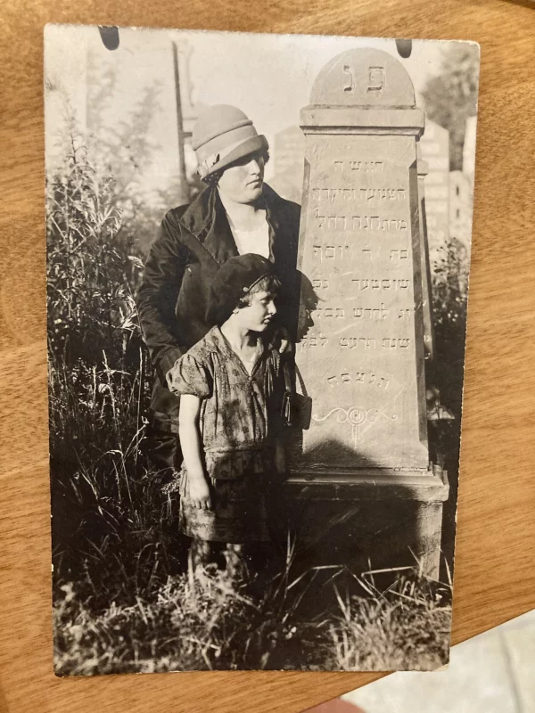 Американец ищет следы предков, которые родились в Гродно — горожане восстановили пробелы по фото  