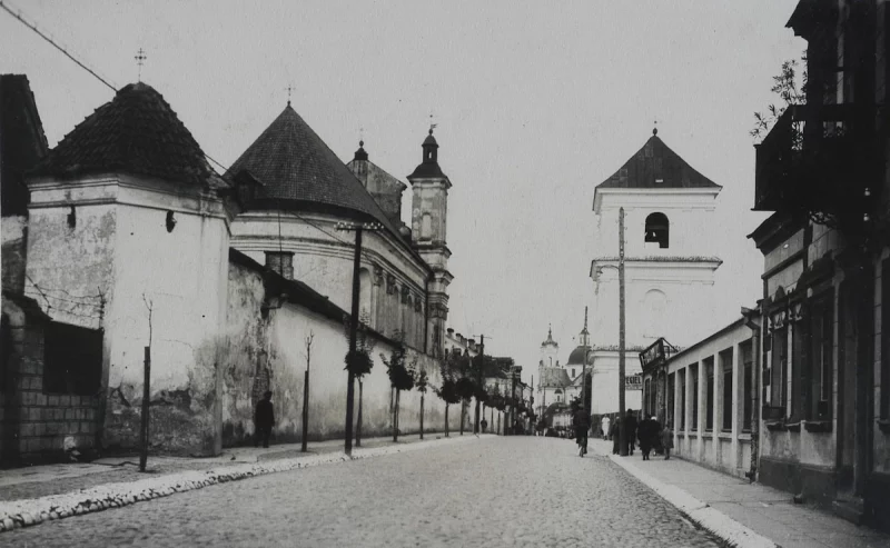 Гродненец с помощью нейросети раскрашивает архивные фото города 