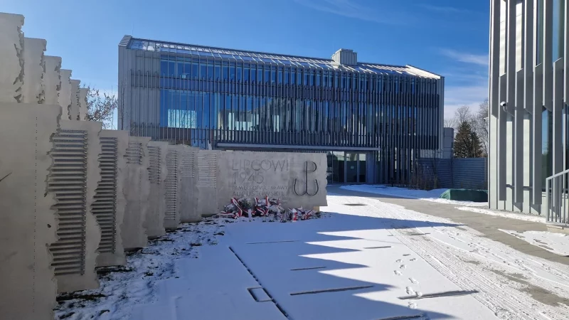 Подготовка музея Августовской облавы к открытию. Фото: radio.bialystok.pl