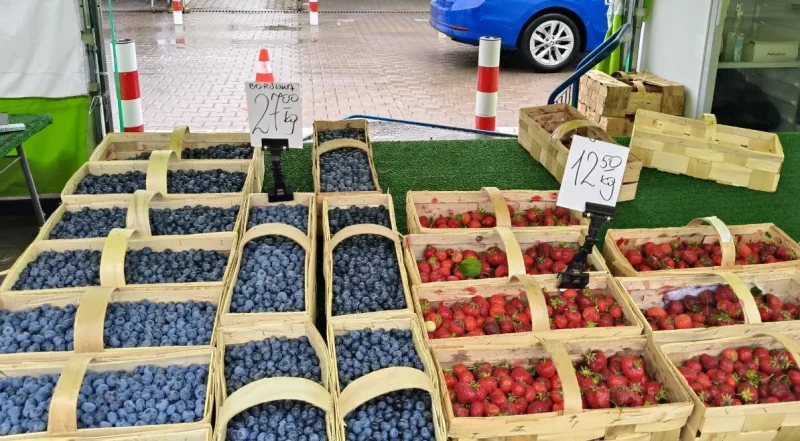 Цены ягод на рынке в Белостоке. Фото: Hrodna.life