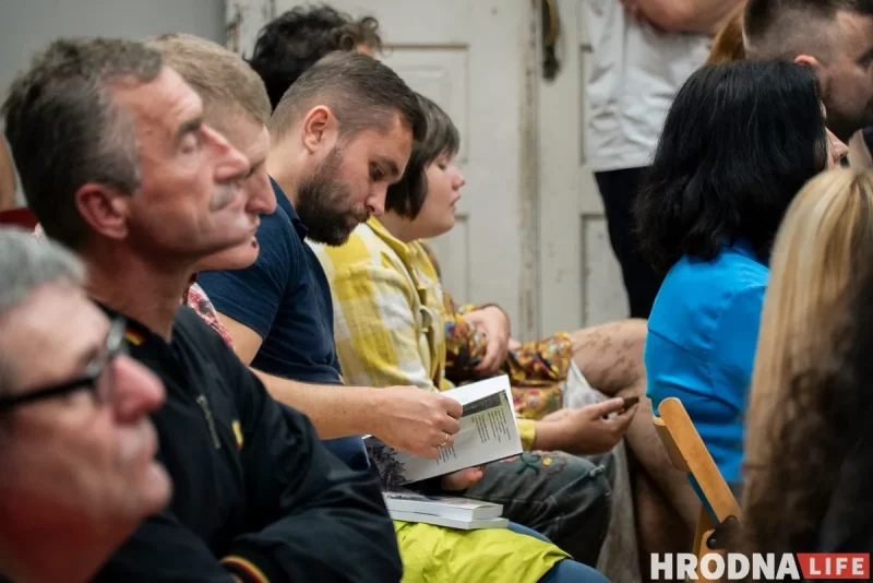 Руслан Кулевич выпускает третью книгу воспоминаний о межвоенном Гродно. Вот как ее получить гродненцам 