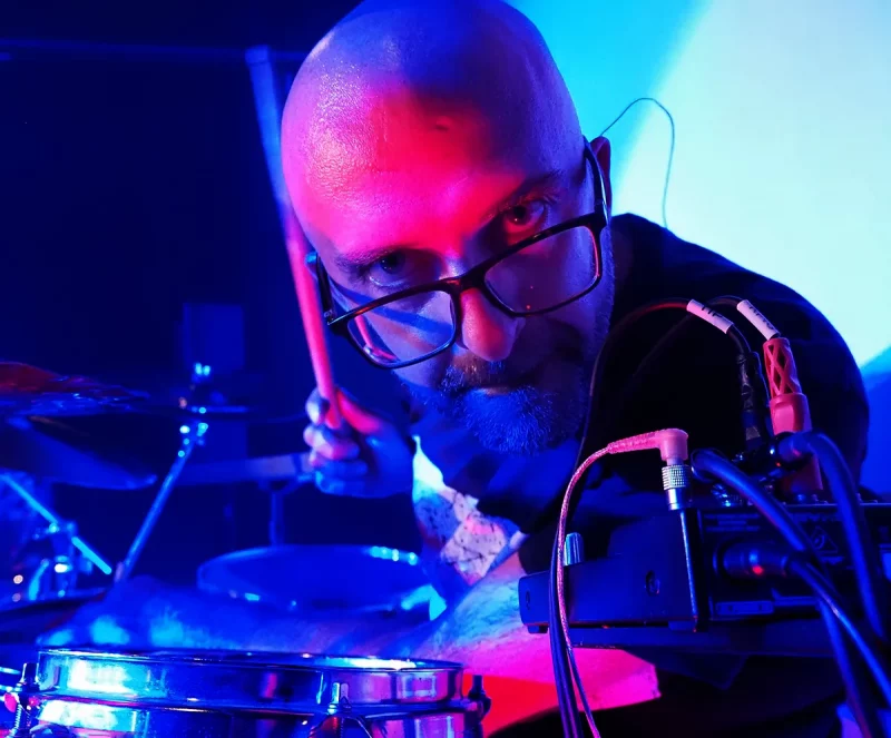 Александр Пасечник за барабанами