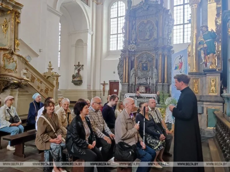 "Гродно в формате тифло". Необычную тактильную экскурсию провели для незрячих