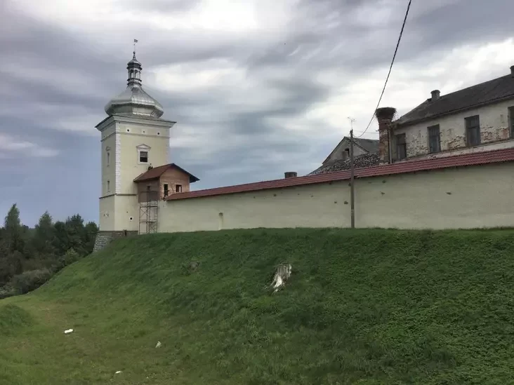 «Спадчына»: Замок в Любче восстанавливают без согласования с Минкультом