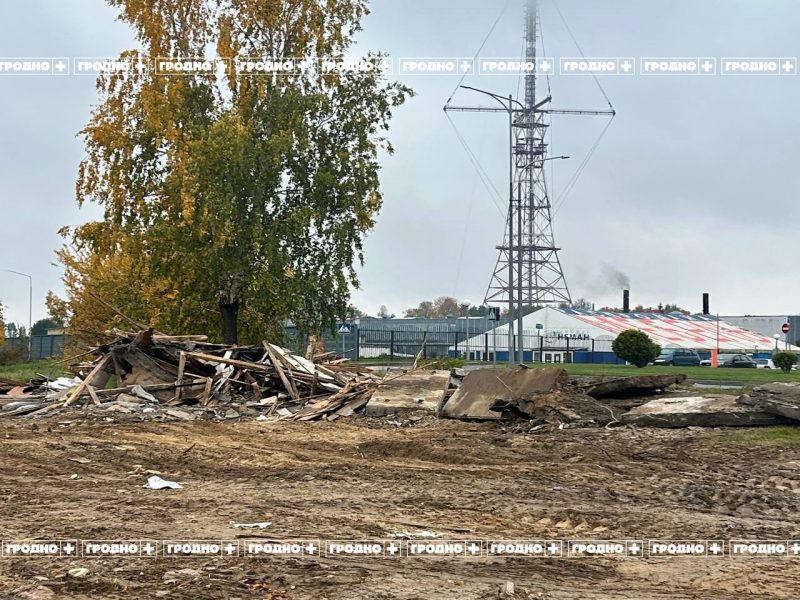 В Гродно сносят аварийные гаражи на улице Гаспадарчей: что будет на их месте?