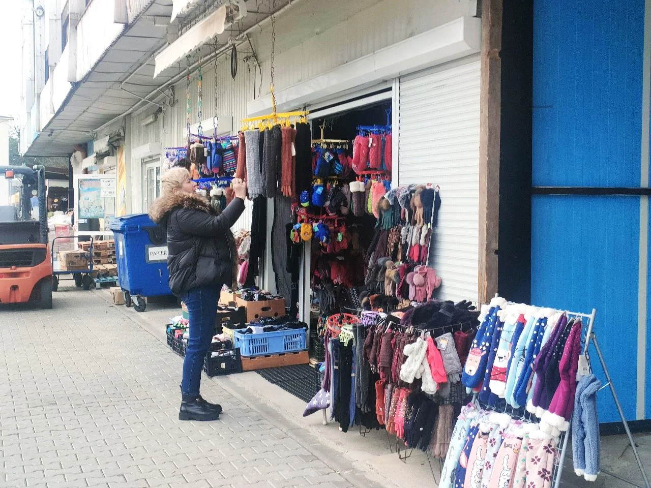 «Без беларусаў цяжка». Як Кавалерыйскі рынак у Беластоку (не) ажывае пасля адкрыцця межаў