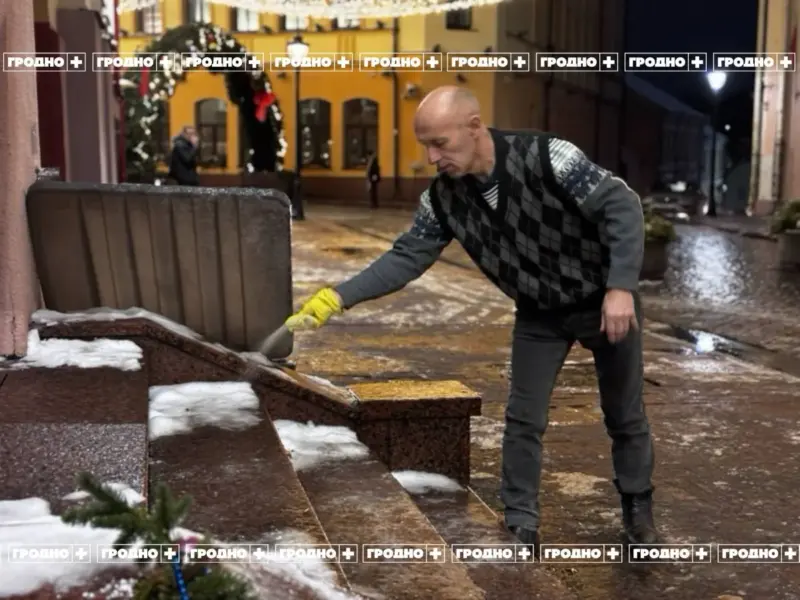 В Гродно ледяной дождь: коммунальщики работают, “Коробчицкий Олимп” закрыт, транспорт задерживается коммунальщики Гродно