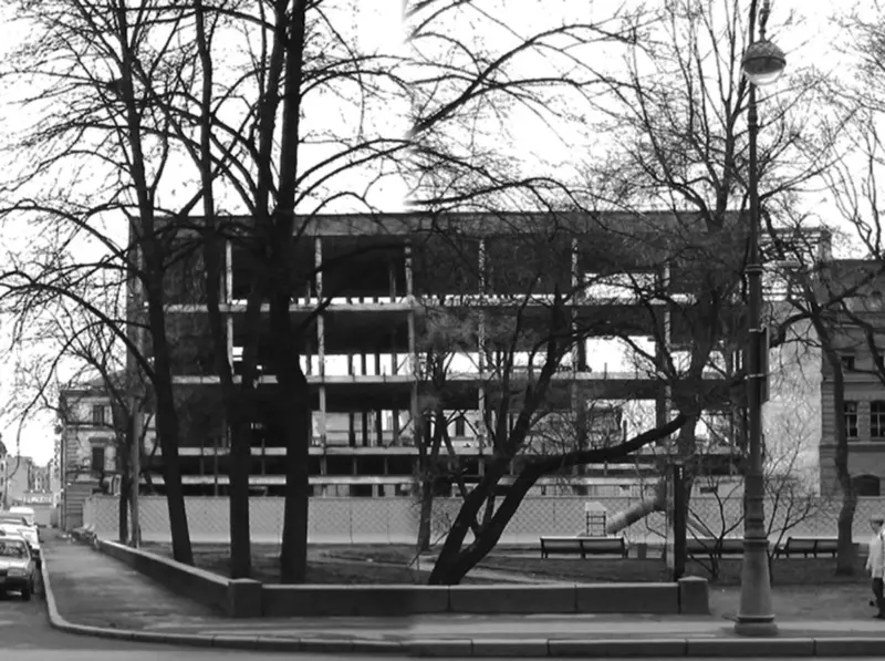 "Очень веселенькая" реконструкция от Семашко. Почему в Гродно годами не могут решить, что делать с Домом быта