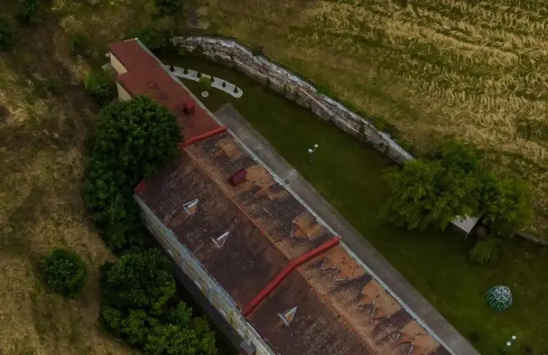 Подпорная стена. Фото Яндекс.Карты