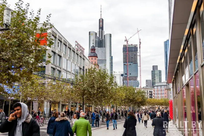 "Очень веселенькая" реконструкция от Семашко. Почему в Гродно годами не могут решить, что делать с Домом быта