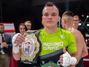 Боксер-эмигрант вернулся из Польши в Беларусь — его подозревают в сотрудничестве со спецслужбами Боксер-эмигрант вернулся из Польши в Беларусь — его подозревают в сотрудничестве со спецслужбами