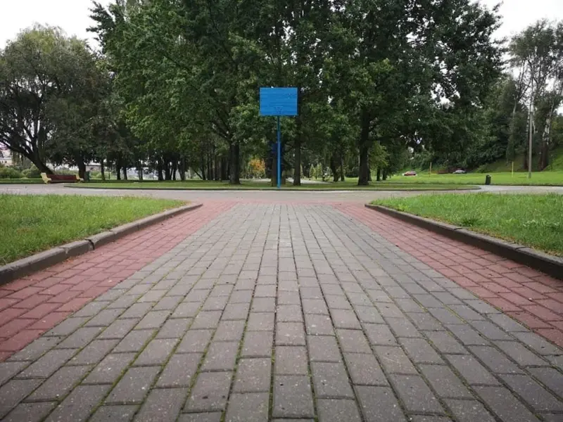 Сквер на Левонабережной