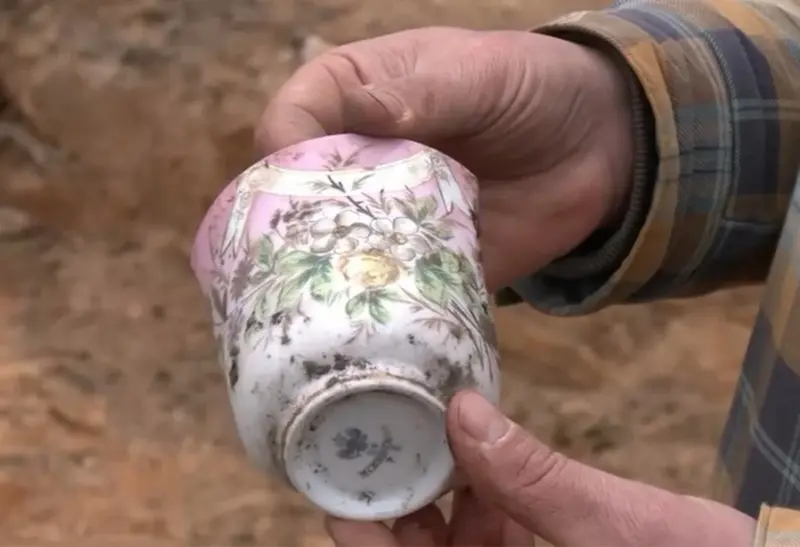 «Сітуацыя не самая папулярная». На знойдзеных у цэнтры Гродна могілках археолагі знайшлі пахаванне маці і дзіцяці