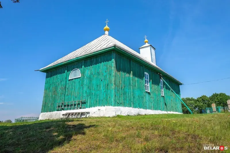 Пад Карэлічамі царкву ХIX стагоддзя абшылі сайдынгам