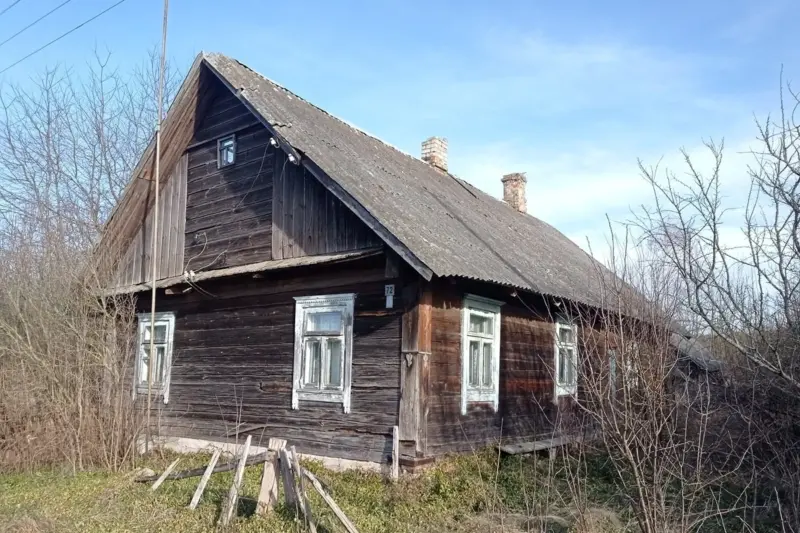 У Слонімскім раёне прадаюць частку вёскі: шэсць дамоў можна купіць па 45 рублёў кожны