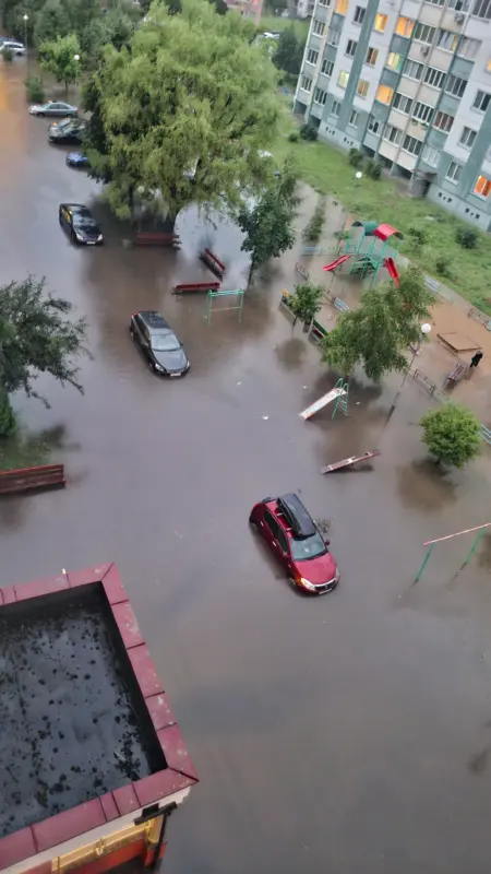 «Гродно поплыл». Получасовой ливень стал причиной самого большого за последние годы потопа в городе 