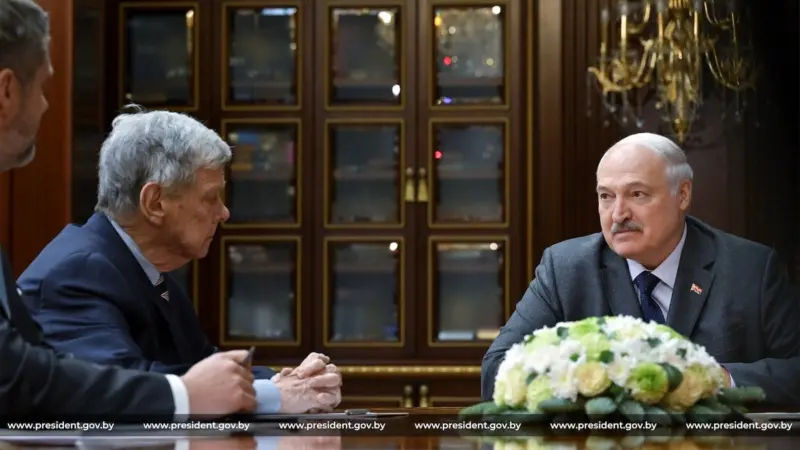 В Беларуси начались переговоры американской делегации с Лукашенко (будет дополнено) В Беларуси начались переговоры американской делегации с Лукашенко (будет дополнено)
