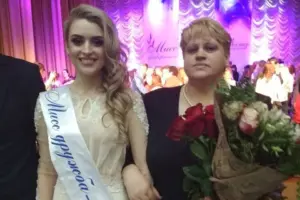 Бывшая уборщица из Гродно купила особняк стоимостью под миллион долларов. Ее дочь ездила на ВНС  