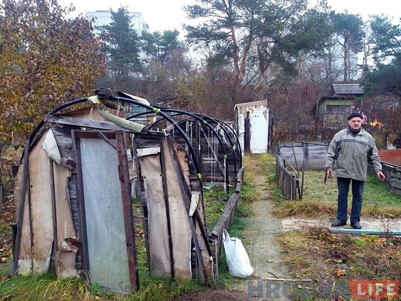 "Сядзяць і плачуць". Як пенсіянеры на Фолюшы рыхтуюцца да зносу нелегальных агародаў "Сядзяць і плачуць". Як пенсіянеры на Фолюшы рыхтуюцца да зносу нелегальных агародаў