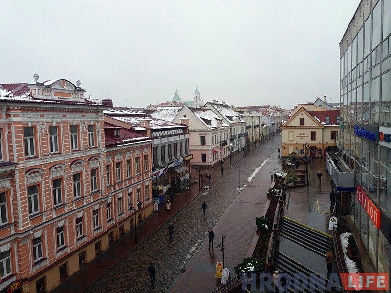 У Гродне пачалася ўстаноўка навагодняй ілюмінацыі У Гродне пачалася ўстаноўка навагодняй ілюмінацыі