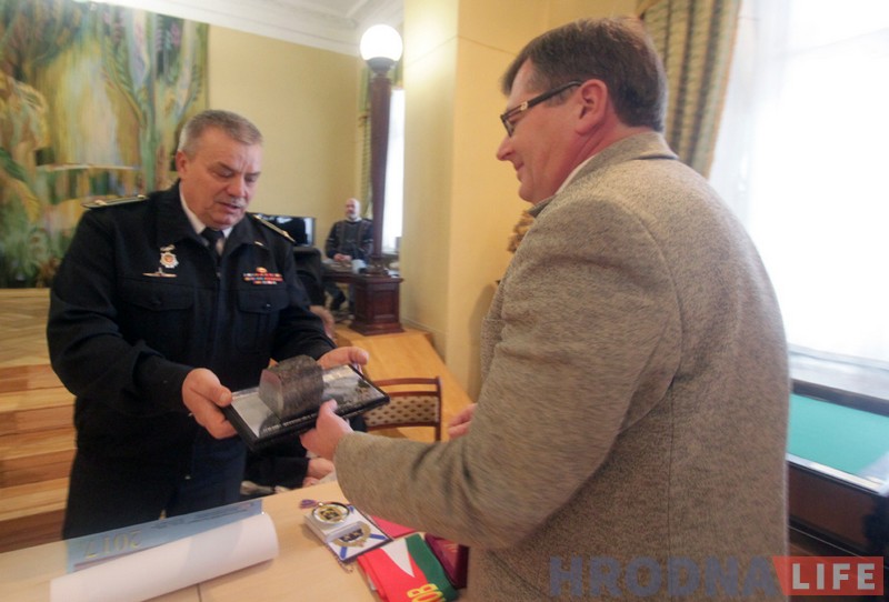 Расійскі ордэн Мужнасці перадалі ў гродзенскі музей Расійскі ордэн Мужнасці перадалі ў гродзенскі музей