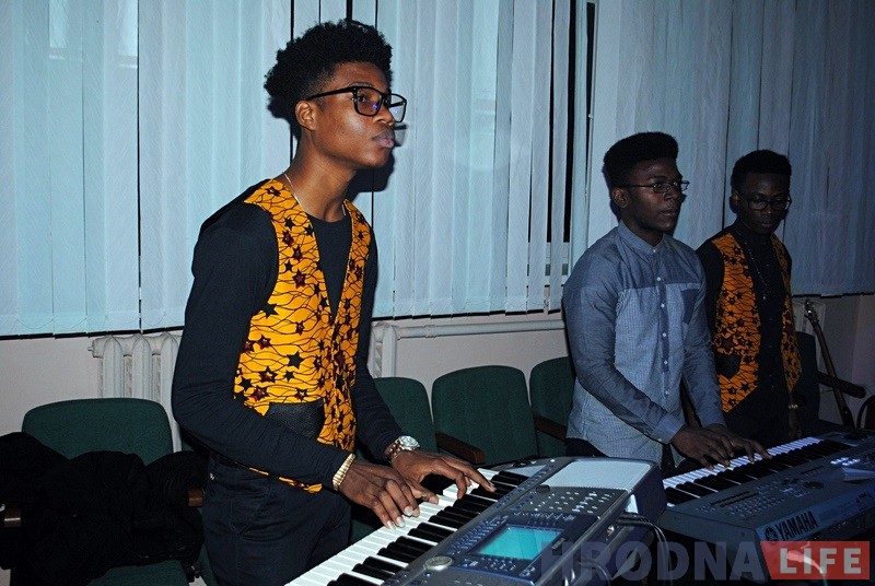 Афрыканскія студэнты з усёй Беларусі сабраліся ў Гродне разам праслаўляць Бога Афрыканскія студэнты з усёй Беларусі сабраліся ў Гродне разам праслаўляць Бога