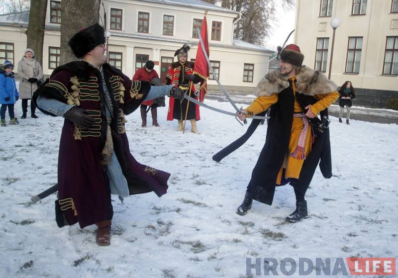 "Баторый - наша агульная гісторыя". Польскія гусары нагадалі гродзенцам пра караля "Баторый - наша агульная гісторыя". Польскія гусары нагадалі гродзенцам пра караля