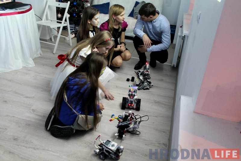 Ад школы фітнесу і танца да курса робататэхнікі. У Гродне адкрылася арт-пляцоўка “Пятніца” Ад школы фітнесу і танца да курса робататэхнікі. У Гродне адкрылася арт-пляцоўка “Пятніца”